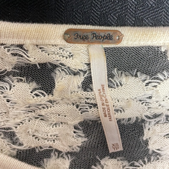 Free People Cream Long Sleeved Sheer Shirt with Lace Design on Sleeves Size XS - Picture 2 of 3